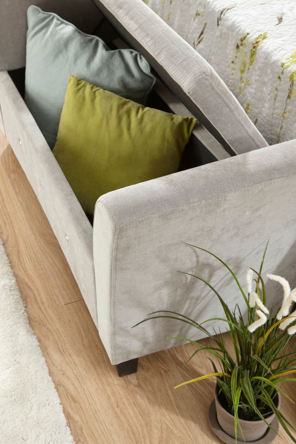 Verona diamante window seat silver chenille