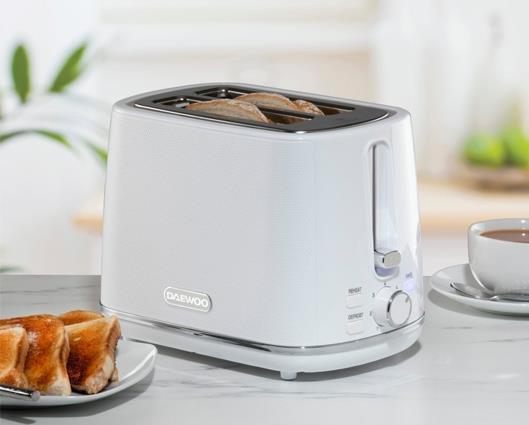 Essentials Daewoo Stirling 2 Slice Toaster & 1.7 Kettle White with Travel Bottle - Sea Salt