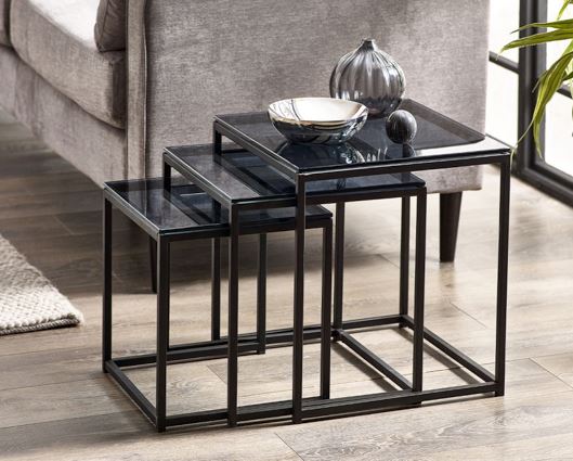 CHICAGO NEST OF 3 TABLES SMOKED GLASS