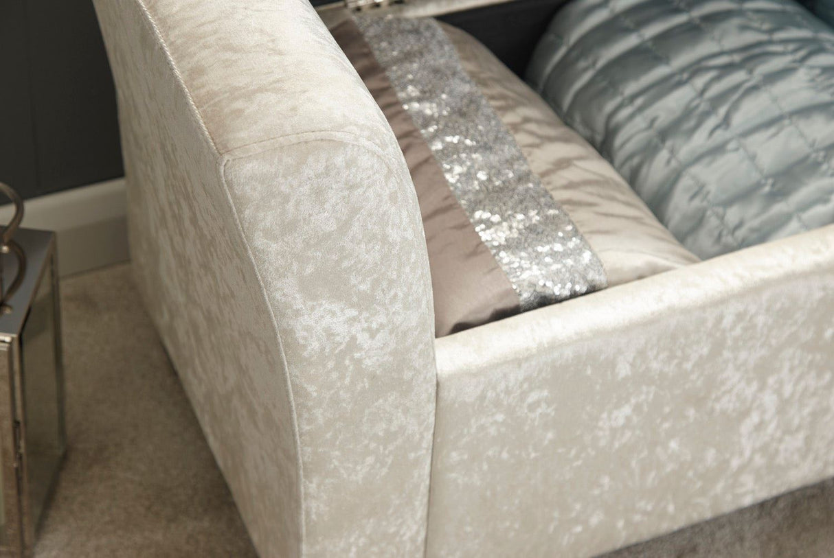 Verona window seat oyster crushed velvet