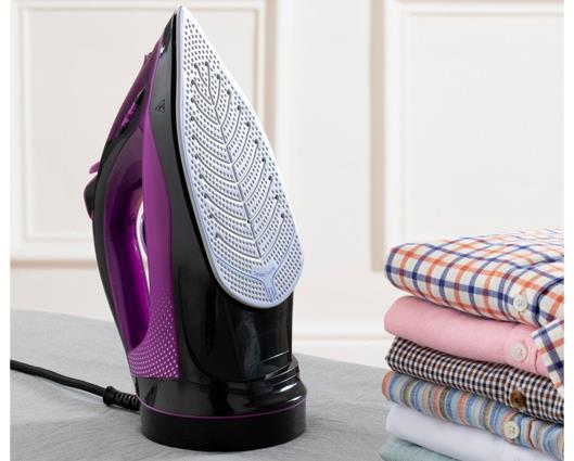 Daewoo 2200W Free-Glide Cordless Steam Iron